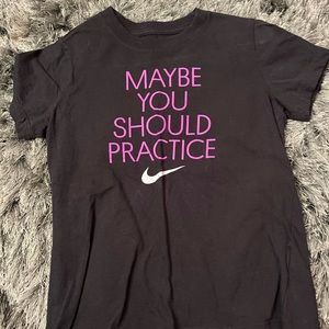 girls nike tee